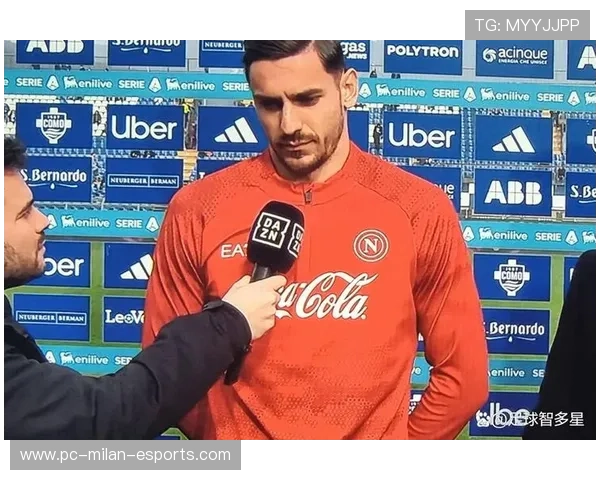 穿5号足球衣的中场球星展现绝佳控场能力与战术智慧